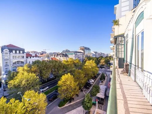 Renovated 2-bed in Mouraria