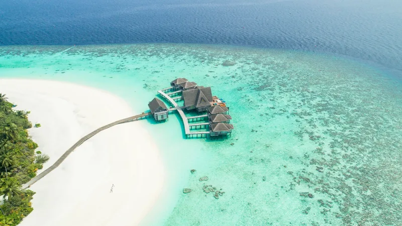 Turks &amp; Caicos vs Cayman Islands: Two Tax-Free British Territories — Very Different Propositions